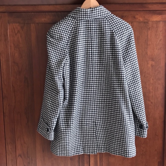 Evan-Picone wool blend fully lined coat. - Picture 2 of 3